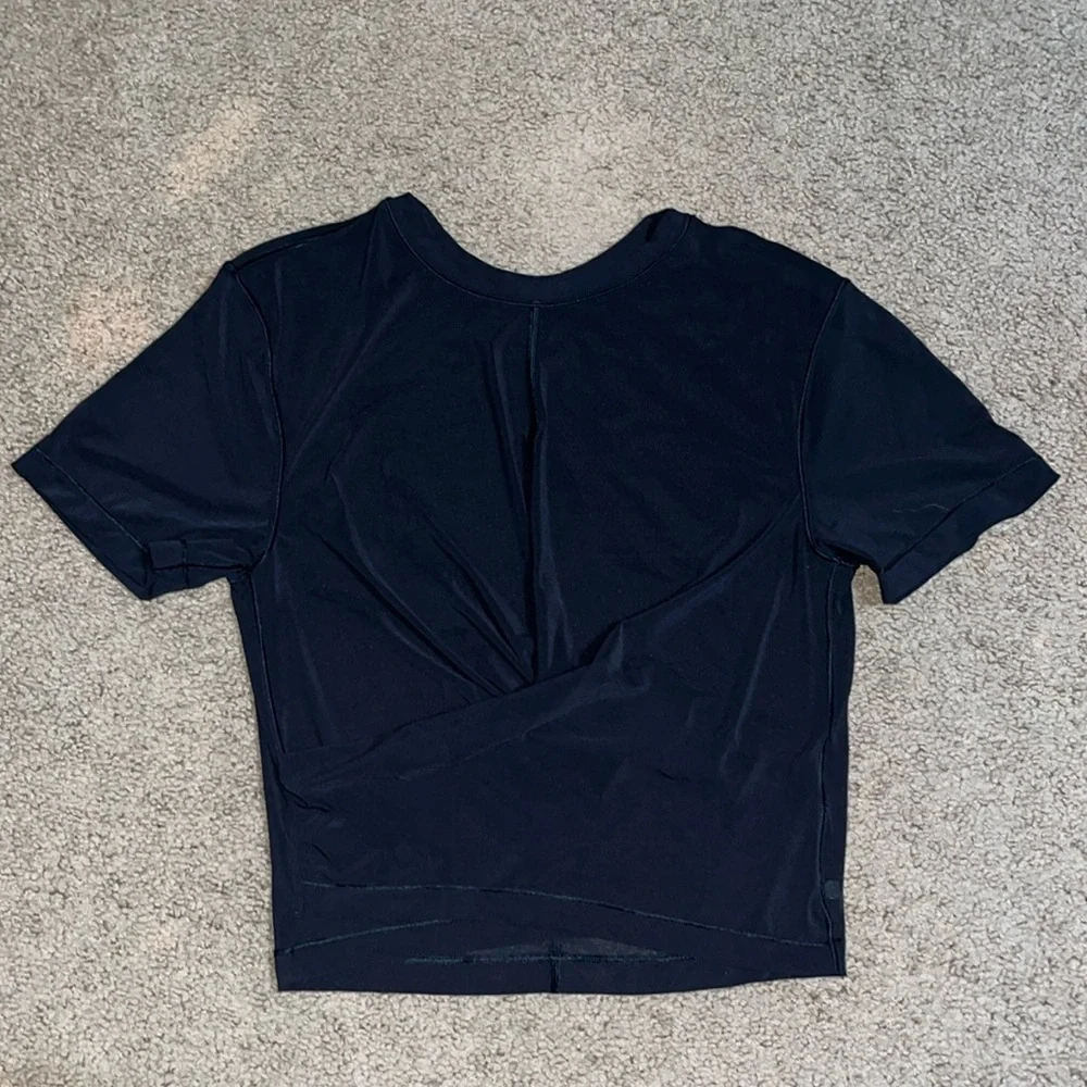 Lululemon Lightweight Mesh Reversible Yoga T-Shirt‎ Sheer Short Sleeve Black 2